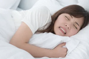 درد ایمپلنت در شب دلایل و روش کنترل آن